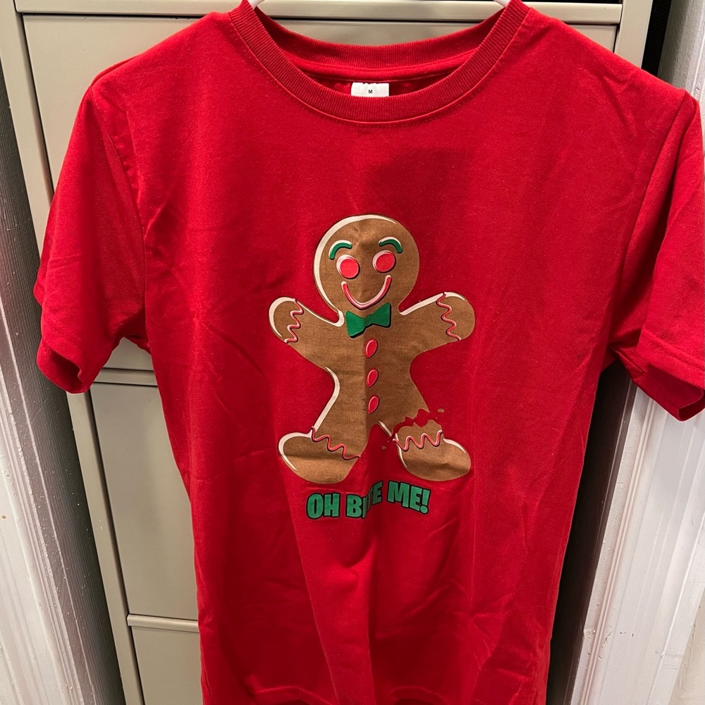 Christmas T-shirt. Gingerbread man. Size M.